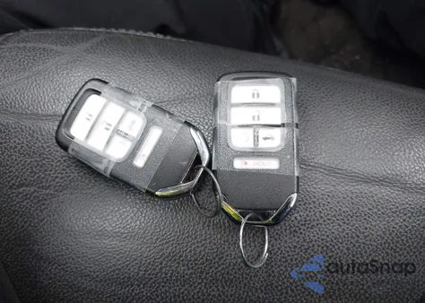 2021 Honda Accord Hybrid Touring z USA, uszkodzony, nr VIN 1HGCV3F9XMA013300